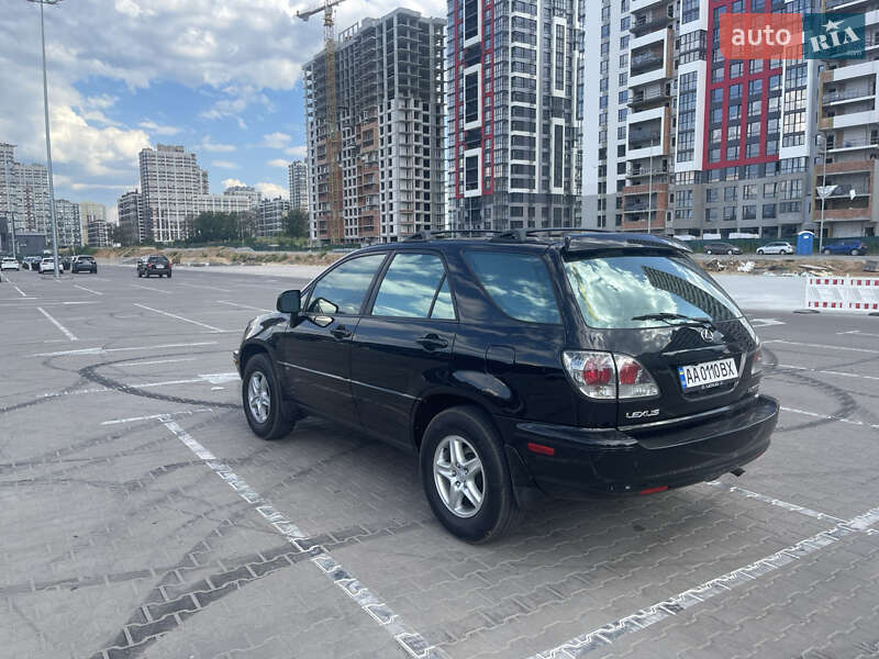 Внедорожник / Кроссовер Lexus RX 2000 в Киеве
