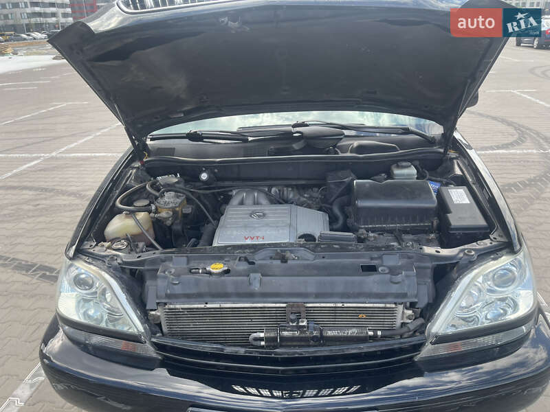 Внедорожник / Кроссовер Lexus RX 2000 в Киеве