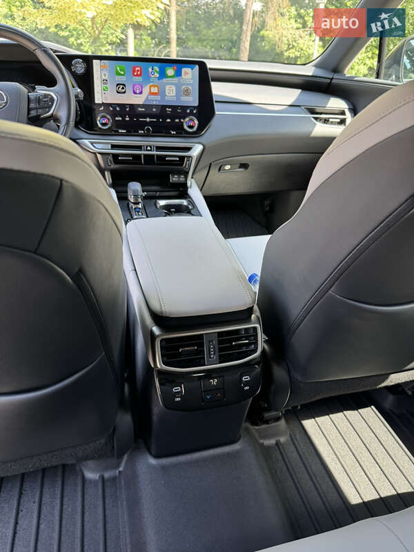 Внедорожник / Кроссовер Lexus RX 2023 в Тернополе
