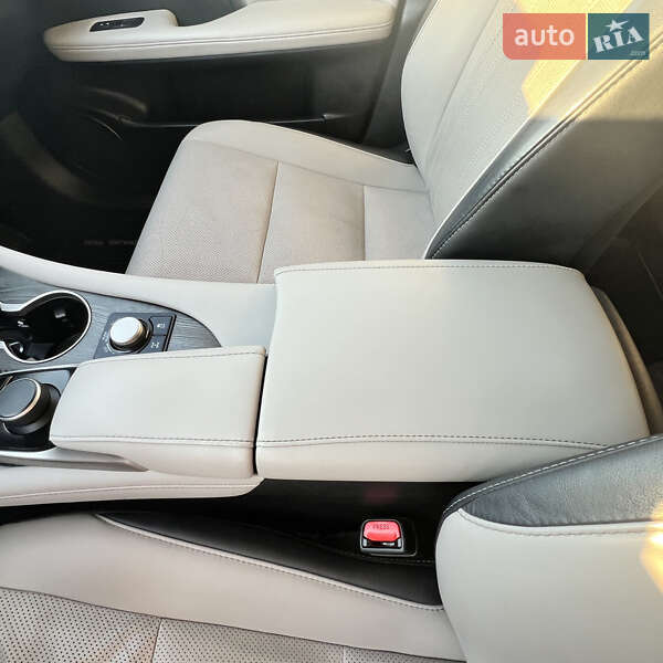 Внедорожник / Кроссовер Lexus RX 2017 в Арцизе