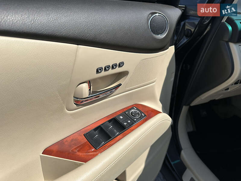 Позашляховик / Кросовер Lexus RX 2010 в Києві