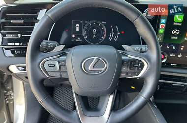 Внедорожник / Кроссовер Lexus RX 2023 в 