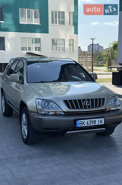 Внедорожник / Кроссовер Lexus RX 2002 в Вараше