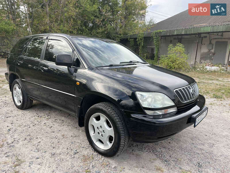 Внедорожник / Кроссовер Lexus RX 2001 в 