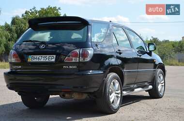 Внедорожник / Кроссовер Lexus RX 2000 в 
