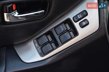 Внедорожник / Кроссовер Lexus RX 2000 в 