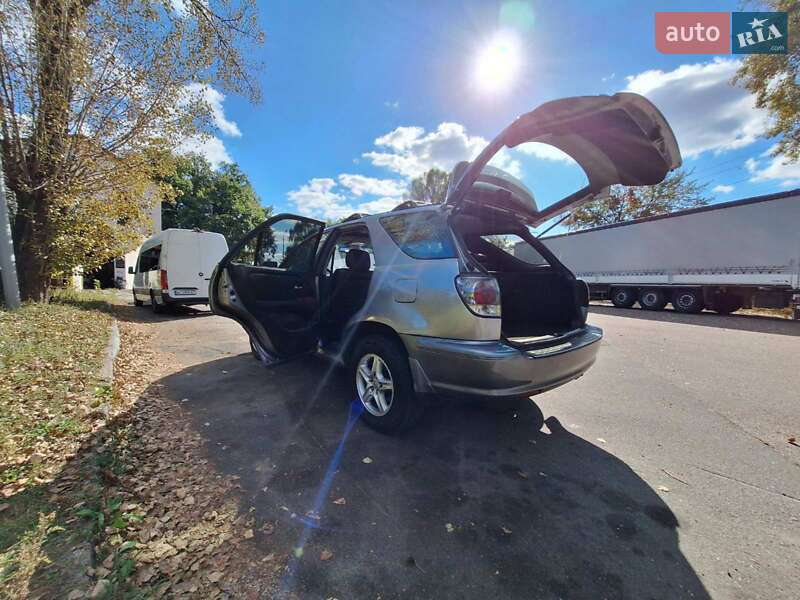 Внедорожник / Кроссовер Lexus RX 2002 в Киеве