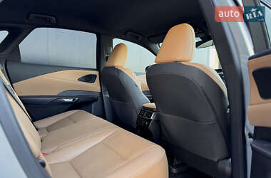 Внедорожник / Кроссовер Lexus RX 2023 в 