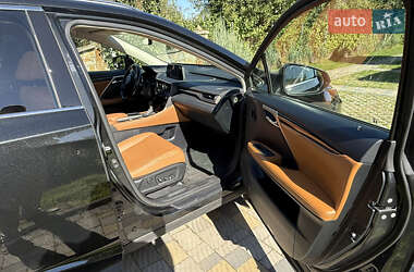 Внедорожник / Кроссовер Lexus RX 2020 в 