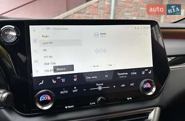 Позашляховик / Кросовер Lexus RX 2023 в  фото 26 Позашляховик / Кросовер Lexus RX 2023 в