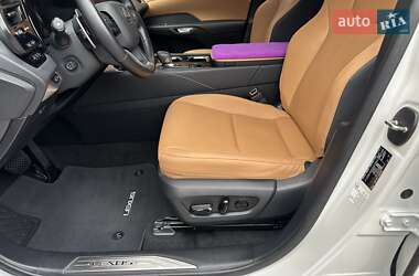 Позашляховик / Кросовер Lexus RX 2023 в  фото 33 Позашляховик / Кросовер Lexus RX 2023 в