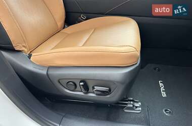 Позашляховик / Кросовер Lexus RX 2023 в  фото 42 Позашляховик / Кросовер Lexus RX 2023 в