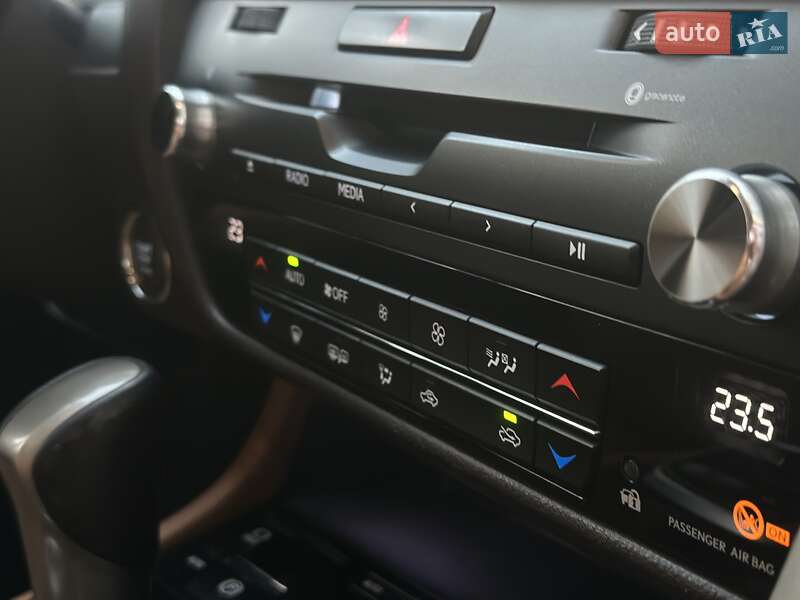 Внедорожник / Кроссовер Lexus RX 2017 в Киеве