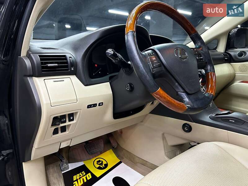 Позашляховик / Кросовер Lexus RX 2011 в Чернівцях