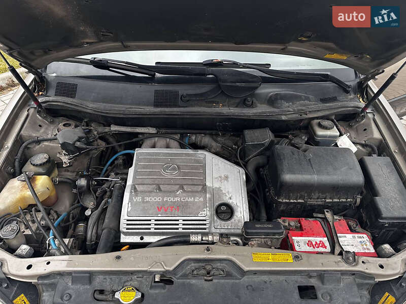 Внедорожник / Кроссовер Lexus RX 2001 в Львове