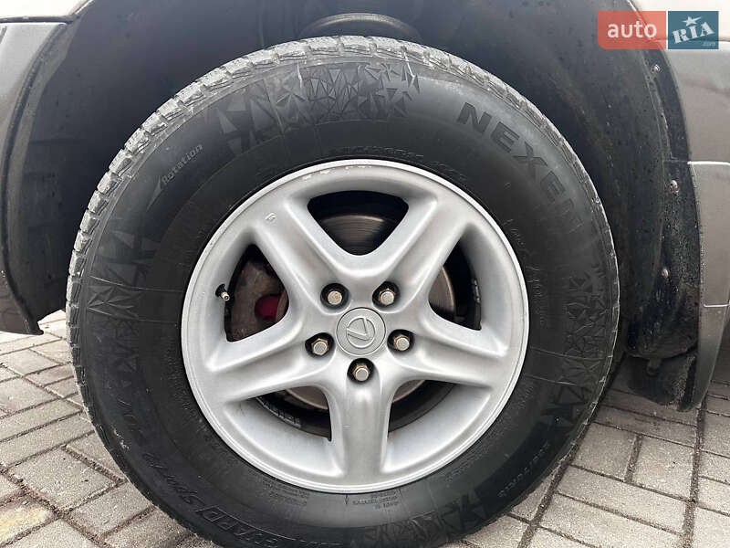 Внедорожник / Кроссовер Lexus RX 2001 в Львове