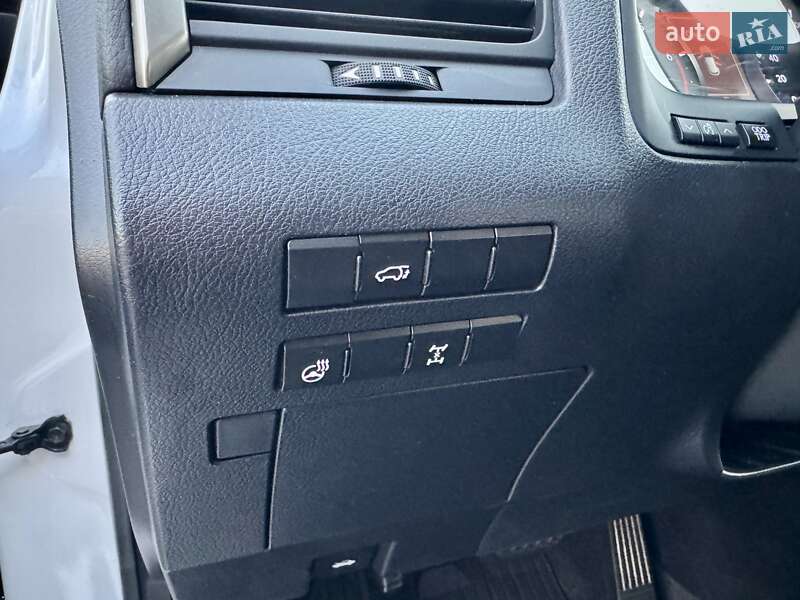 Позашляховик / Кросовер Lexus RX 2016 в Києві