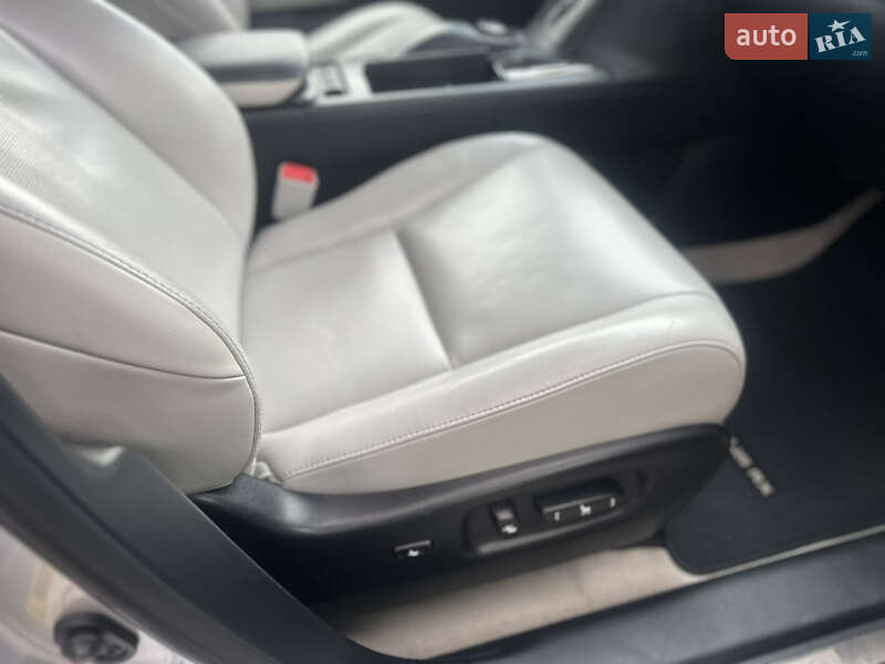 Внедорожник / Кроссовер Lexus RX 2013 в Киеве фото 16 Внедорожник / Кроссовер Lexus RX 2013 в Киеве