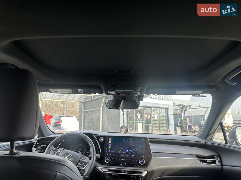 Позашляховик / Кросовер Lexus RX 2023 в Вишневому