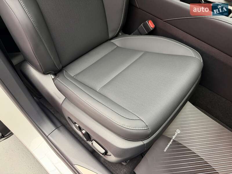 Внедорожник / Кроссовер Lexus RX 2023 в Киеве
