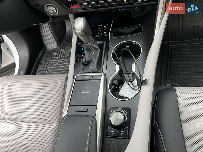 Позашляховик / Кросовер Lexus RX 2022 в Южноукраїнську