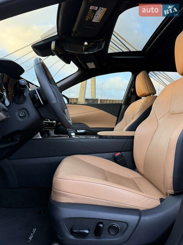 Внедорожник / Кроссовер Lexus RX 2023 в Киеве