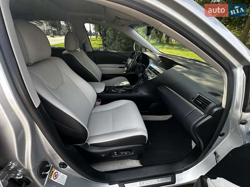 Позашляховик / Кросовер Lexus RX 2013 в Чернівцях