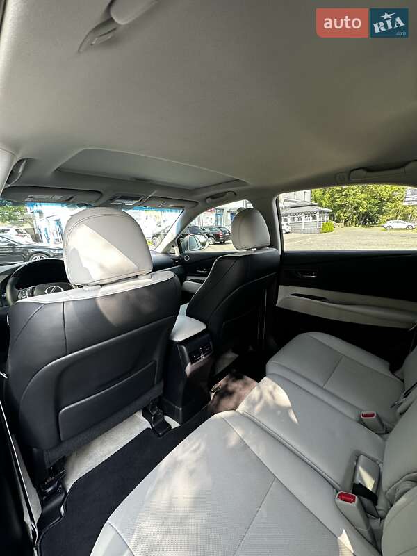 Позашляховик / Кросовер Lexus RX 2013 в Чернівцях