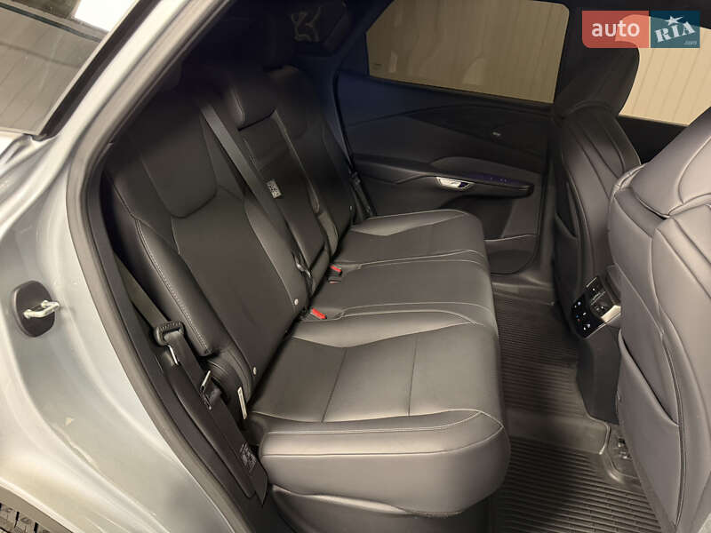 Внедорожник / Кроссовер Lexus RX 2023 в Киеве