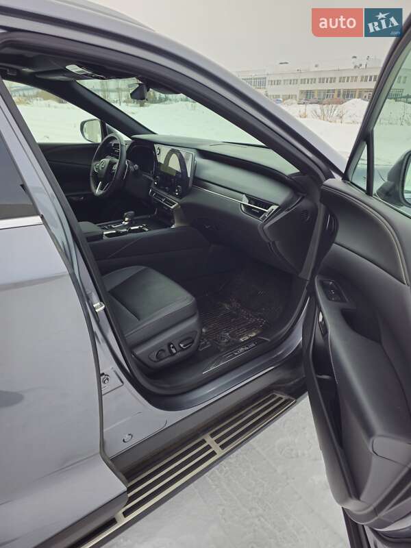 Внедорожник / Кроссовер Lexus RX 2023 в Коростене