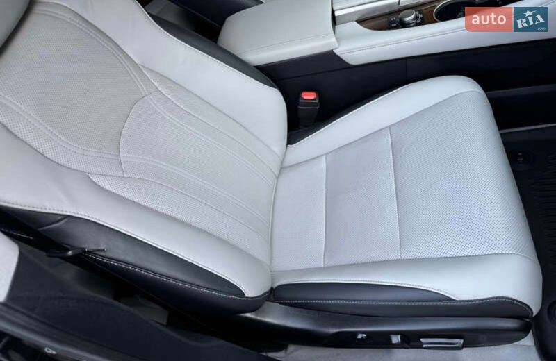 Позашляховик / Кросовер Lexus RX 2019 в Чернігові