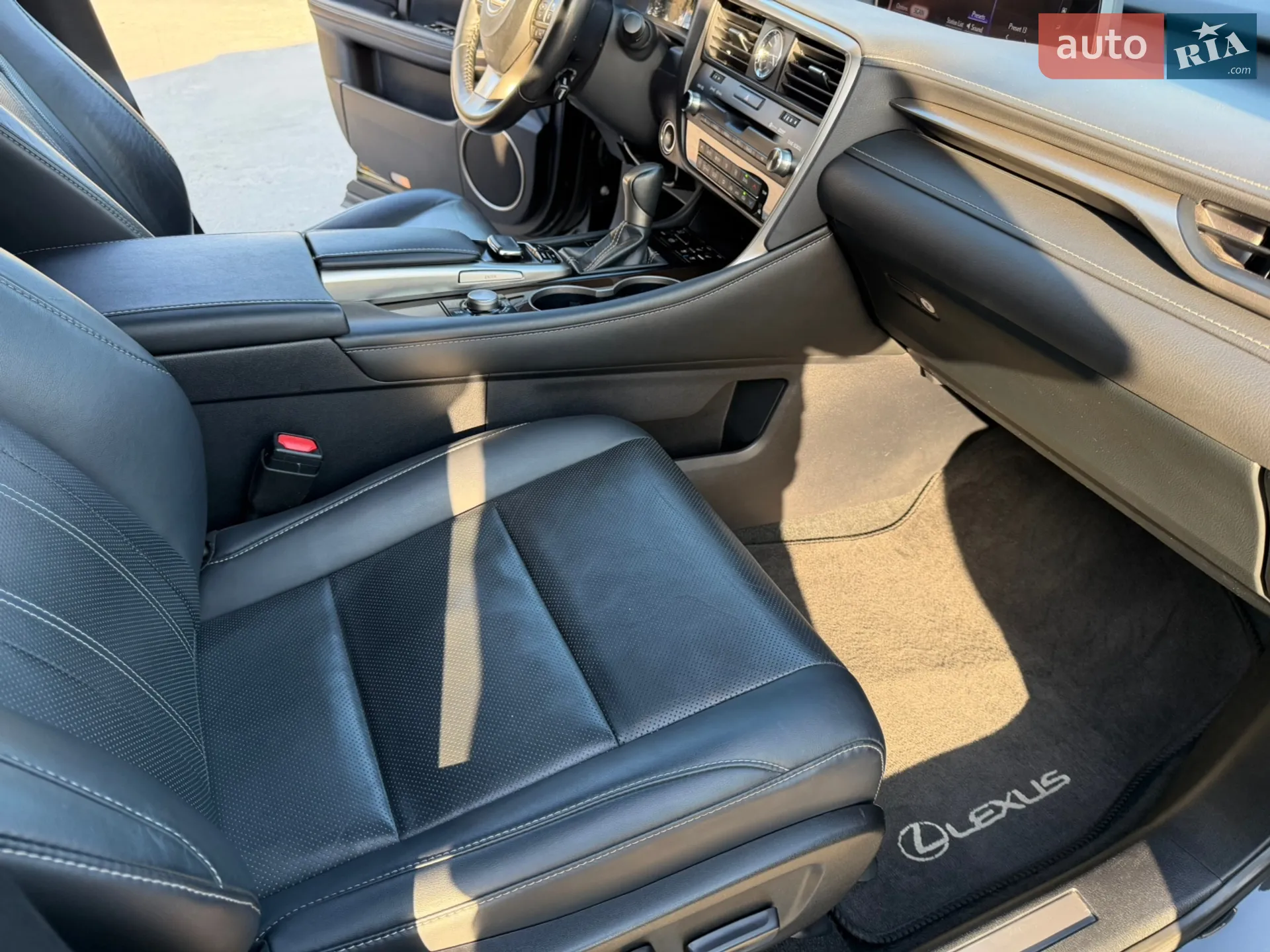 2019 Lexus RX - мініатюра 11