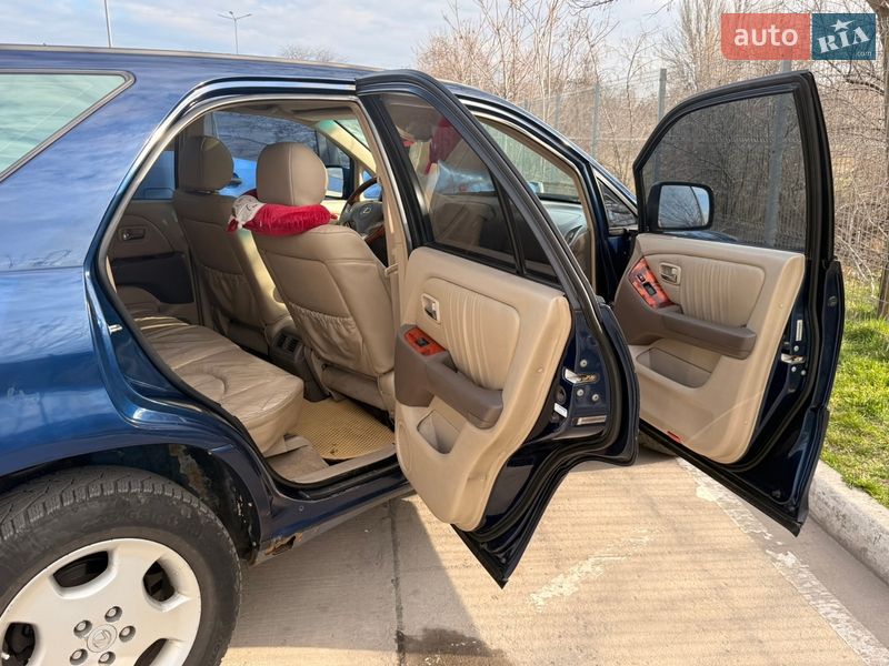 Внедорожник / Кроссовер Lexus RX 2003 в Одессе