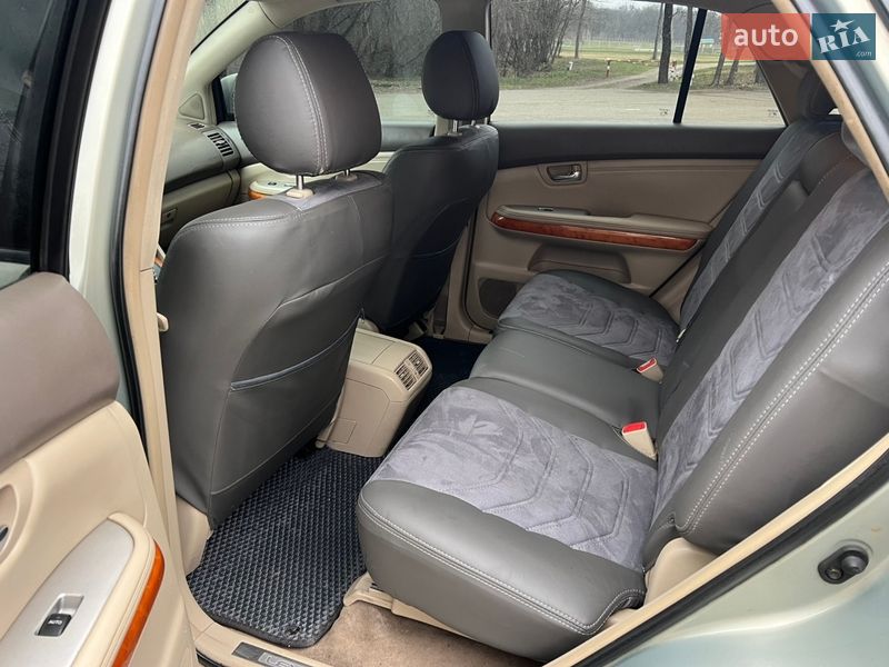 Внедорожник / Кроссовер Lexus RX 2004 в Городище