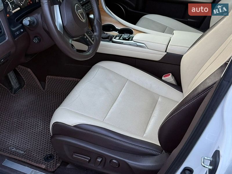 Позашляховик / Кросовер Lexus RX 2016 в Чернівцях