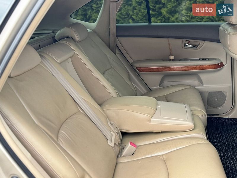 Внедорожник / Кроссовер Lexus RX 2005 в Гоще