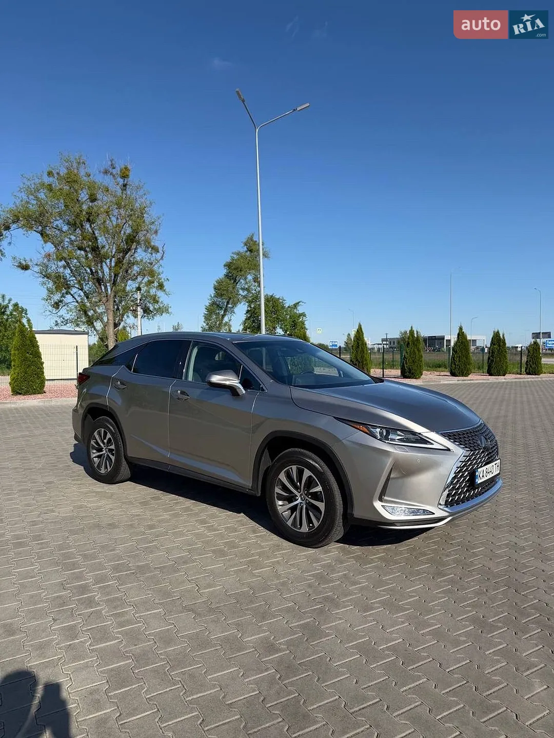 Lexus RX 2019 VIN 2T2HZMDA9LC223324 фото оголошення 2 з 17