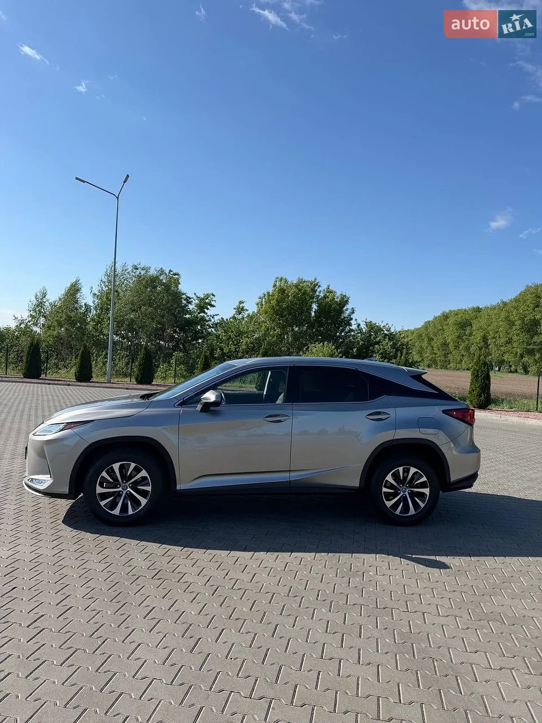 Lexus RX 2019 VIN 2T2HZMDA9LC223324 фото оголошення 4 з 17