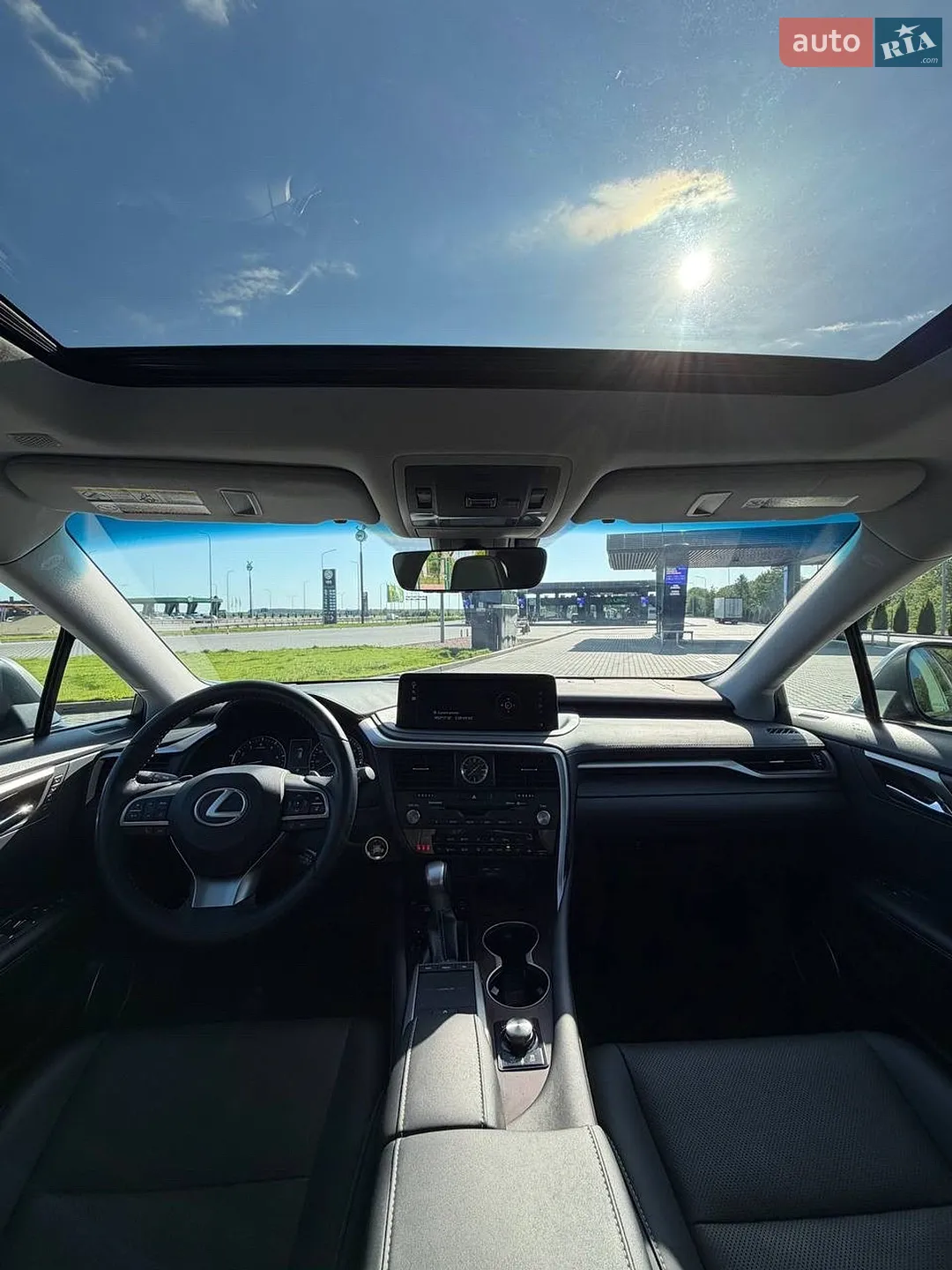 Lexus RX 2019 VIN 2T2HZMDA9LC223324 фото оголошення 9 з 17