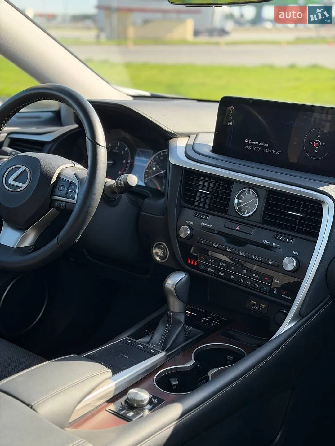 Lexus RX 2019 VIN 2T2HZMDA9LC223324 фото оголошення 10 з 17
