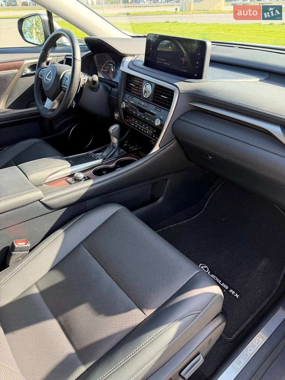 Lexus RX 2019 VIN 2T2HZMDA9LC223324 фото оголошення 11 з 17