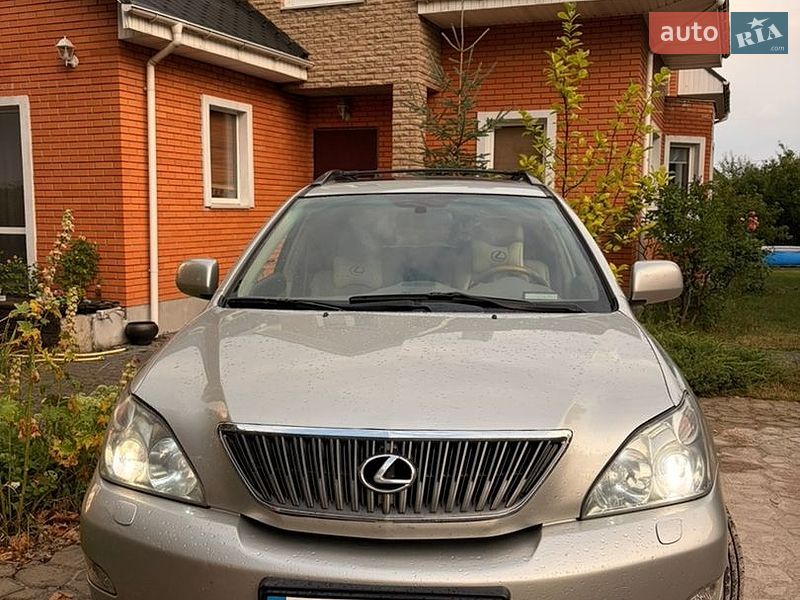 Lexus RX, photos from the listing