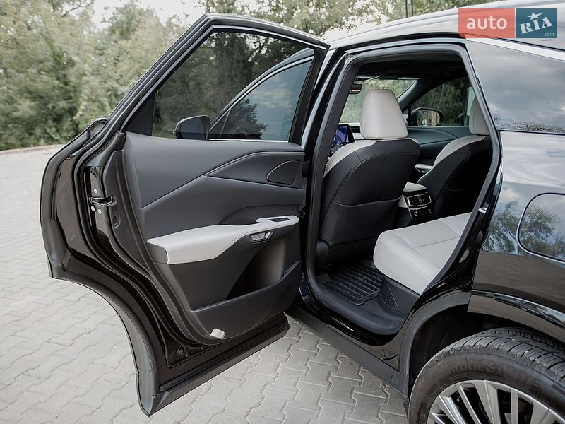 Позашляховик / Кросовер Lexus RX 2024 в Чернівцях