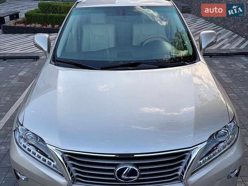 Lexus RX, photos from the listing