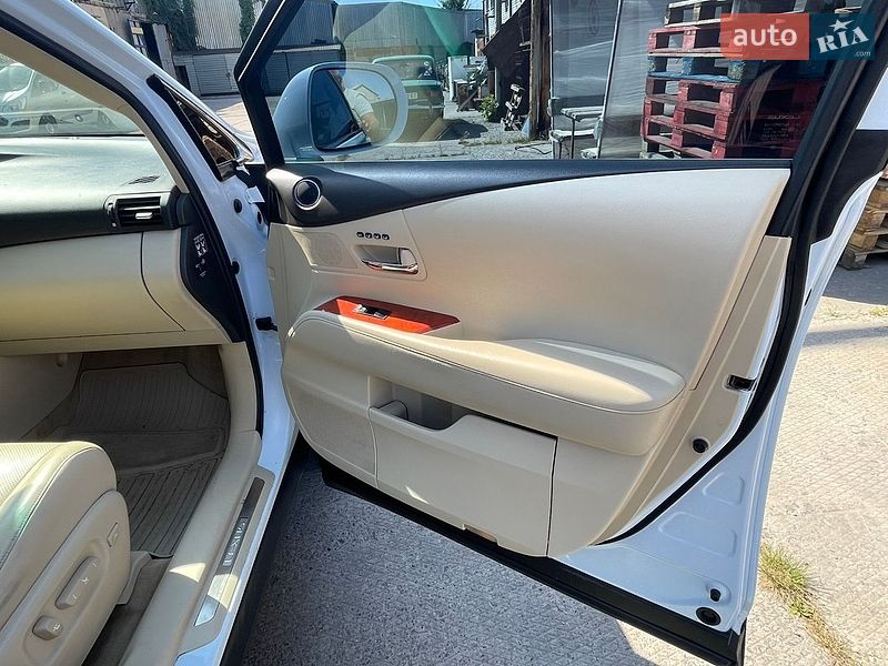 Внедорожник / Кроссовер Lexus RX 2010 в Харькове