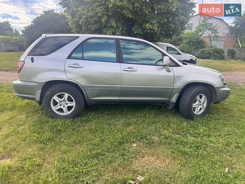 Внедорожник / Кроссовер Lexus RX 2000 в Сумах