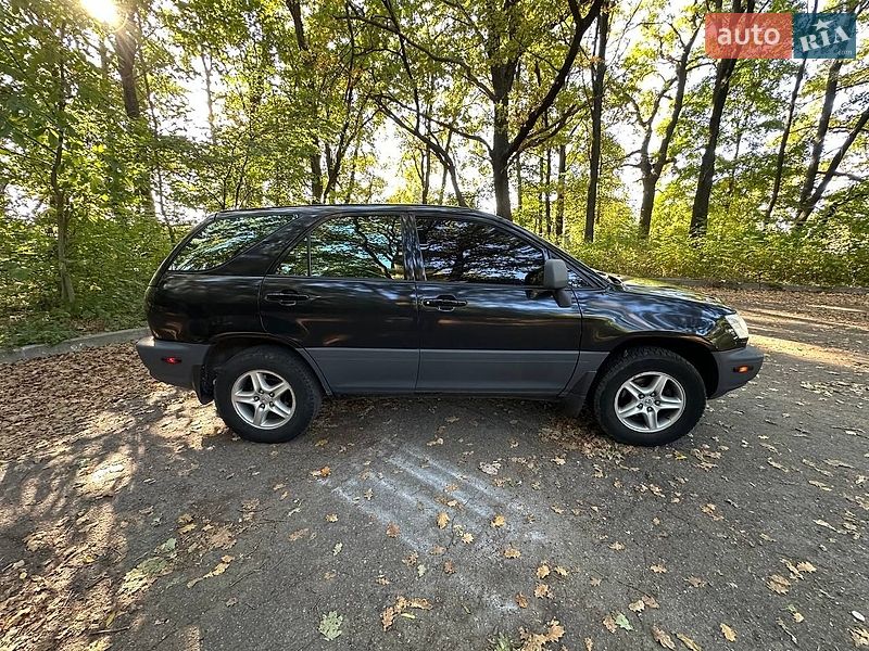 Внедорожник / Кроссовер Lexus RX 2000 в Полтаве