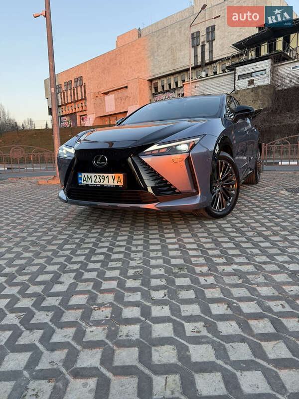 Lexus RZ 2023