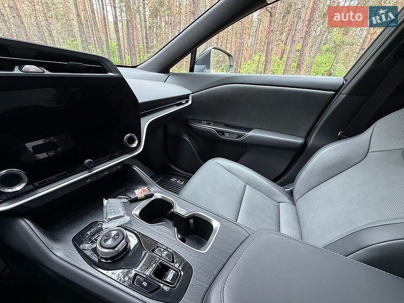 Внедорожник / Кроссовер Lexus RZ 2024 в Киеве