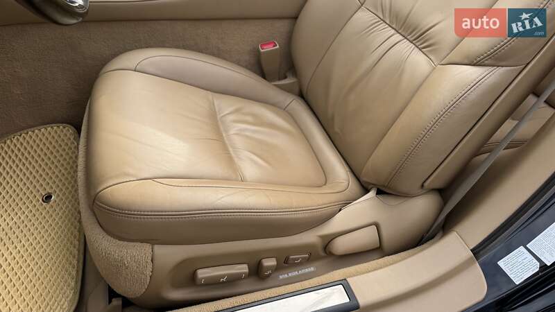 Кабриолет Lexus SC 2010 в Киеве